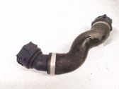 Tuyau de liquide de refroidissement moteur