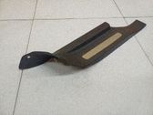 Moldura protectora del borde trasero