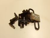 Charnière supérieure de porte arrière