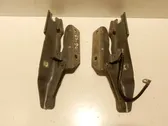 Engine bonnet/hood hinges