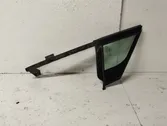 Trikampis stiklas kėbulo priekyje