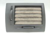 Rejilla de ventilación central del panel