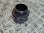 Intercooler pipe mounting bracket