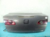 Takaluukun/tavaratilan kansi
