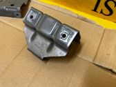 Fender mounting bracket