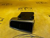 Rejilla de ventilación central del panel