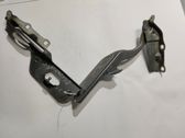 Engine bonnet/hood hinges