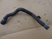 Tuyau de liquide de refroidissement moteur