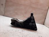 Engine mounting bracket