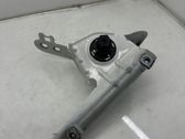 Fender mounting bracket