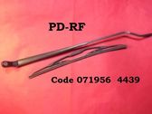 Front wiper blade arm