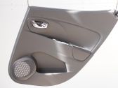 Moldura del tarjetero de la puerta trasera