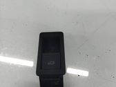 Interruptor para abrir la puerta trasera