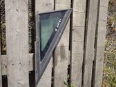 Fenêtre triangulaire avant / vitre