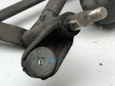 Tringlerie et moteur d'essuie-glace avant