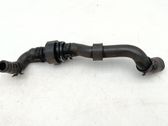 Tuyau de liquide de refroidissement moteur