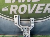 Engine mount bracket