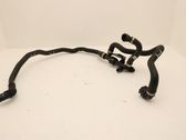 Tuyau de liquide de refroidissement moteur