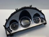 Geschwindigkeitsmesser Cockpit