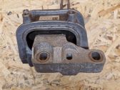 Engine mount bracket
