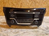 Radio / CD-Player / DVD-Player / Navigation