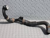 Tuyau de liquide de refroidissement moteur
