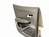 Moldura del tarjetero de la puerta trasera