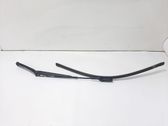 Windshield/front glass wiper blade