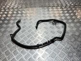 Tuyau de liquide de refroidissement moteur