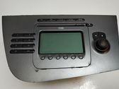 Radio/CD/DVD/GPS head unit