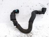 Tuyau de liquide de refroidissement moteur