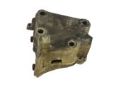 Engine mounting bracket