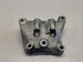 Engine mounting bracket