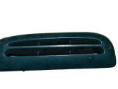 Quarter panel pressure vent