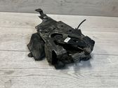 Konepellin lukituksen vastakappale