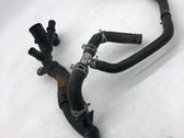 Tuyau de liquide de refroidissement moteur