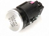 Bouton poussoir de démarrage du moteur