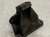 Engine mounting bracket