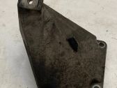 Engine mounting bracket
