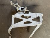 Engine mounting bracket