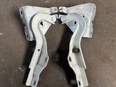 Engine bonnet/hood hinges