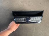 Radio / CD-Player / DVD-Player / Navigation