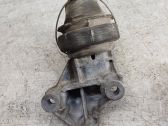 Engine mounting bracket