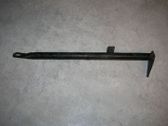 Intercooler pipe mounting bracket