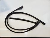 Front door windshield rail