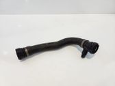 Tuyau de liquide de refroidissement moteur