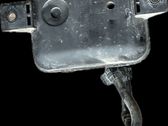 Engine mount vacuum valve