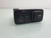 Enchufe conector entrada auxiliar
