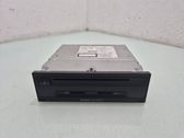 Radio / CD-Player / DVD-Player / Navigation