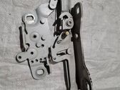 Engine bonnet/hood hinges